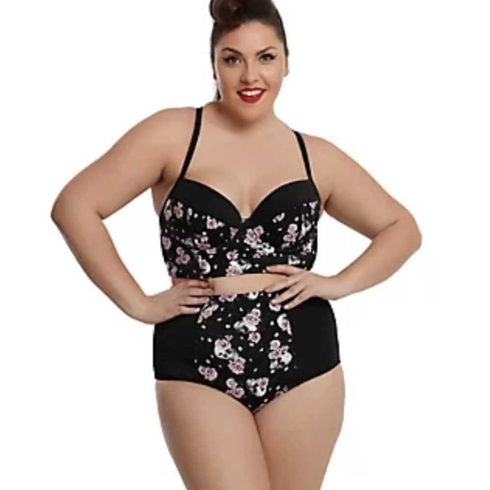 Hot Topic Black Floral Skull Swim Set NWOT